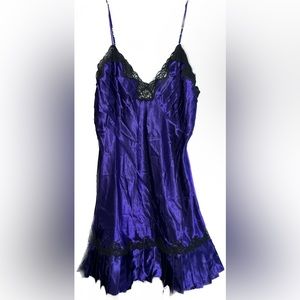 SOLD! Vintage Victoria’s Secret Lingerie Chemise